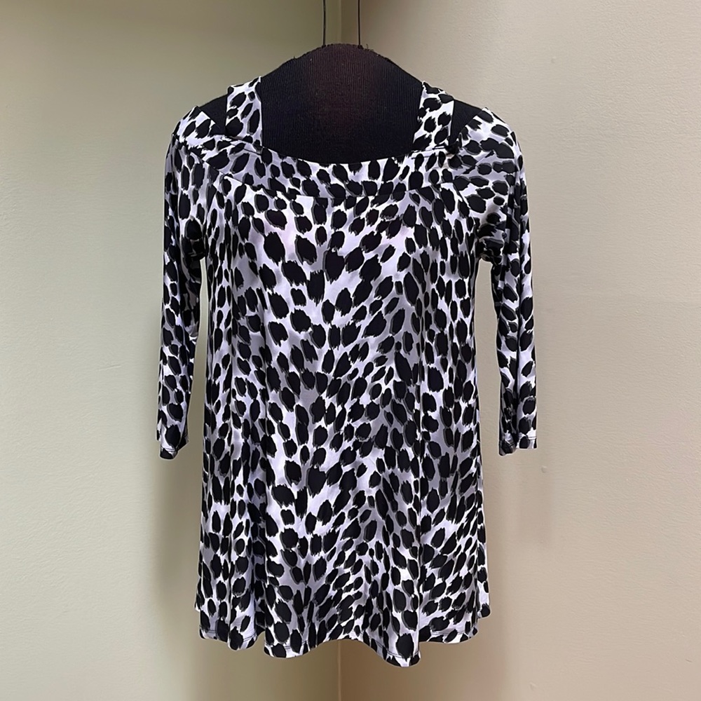 Lily Morgan Cold Shoulder Top